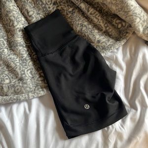 Lululemon Wunder Train Shorts 6”